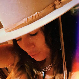 Meet your Posher, Paula